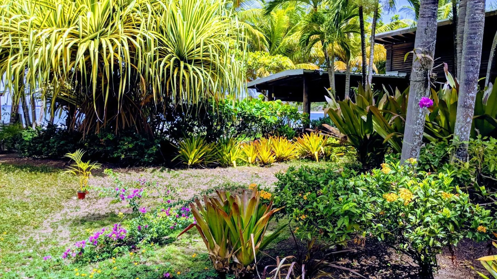 Otel La Sagesse Hotel, Restaurant And Beach Bar Grenada