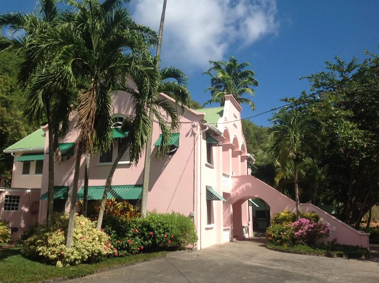 La Sagesse Hotel, Restaurant And Beach Bar
